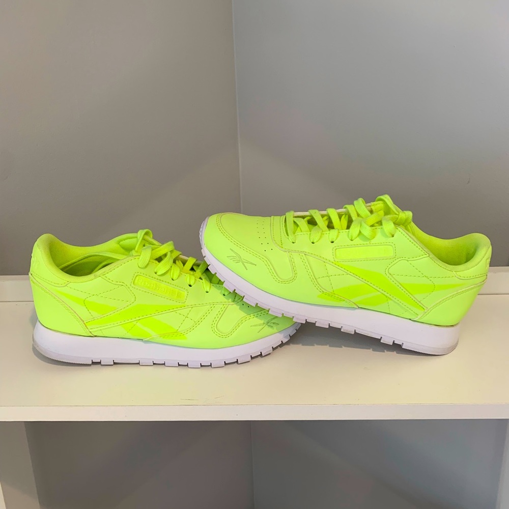 Reebok Men's Classic Leather Running Shoes FV6358 - Electric Flash/White Size 5